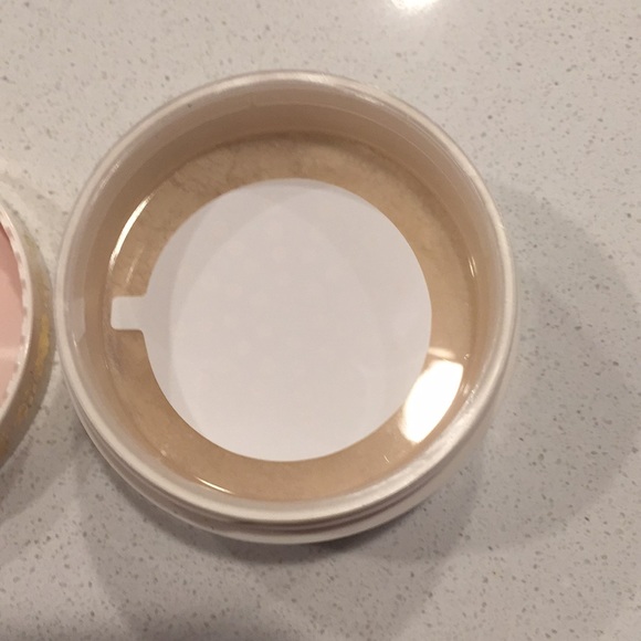 Matte Setting Powder - Picture 3 of 4